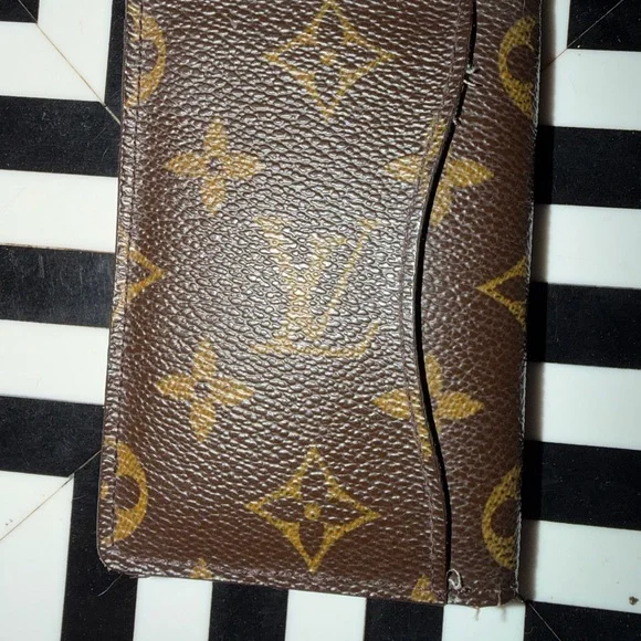 Louis Vuitton Monogram Card Holder - Picture 2 of 7